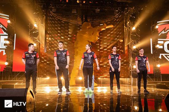 亲历线下电竞比赛的震撼体验